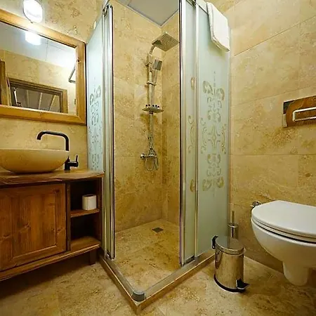 Pashahan Hotel 3*